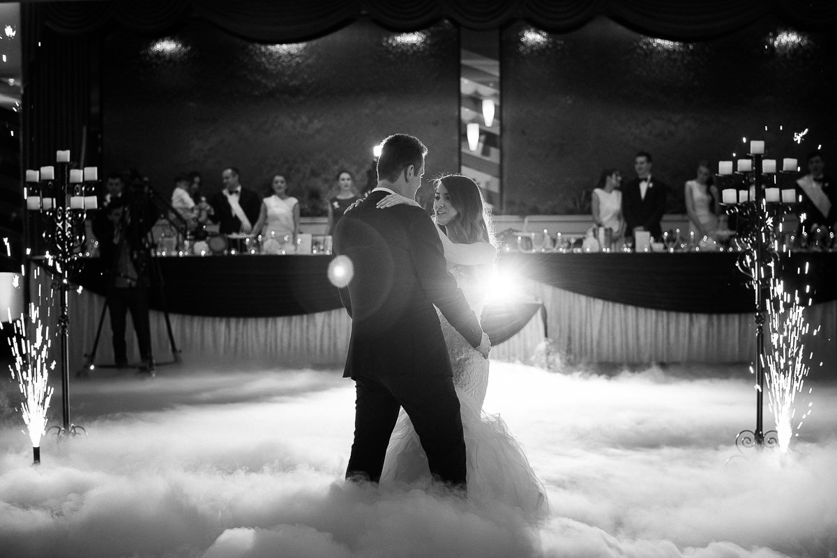 wedding-dance-at-the-emerald-