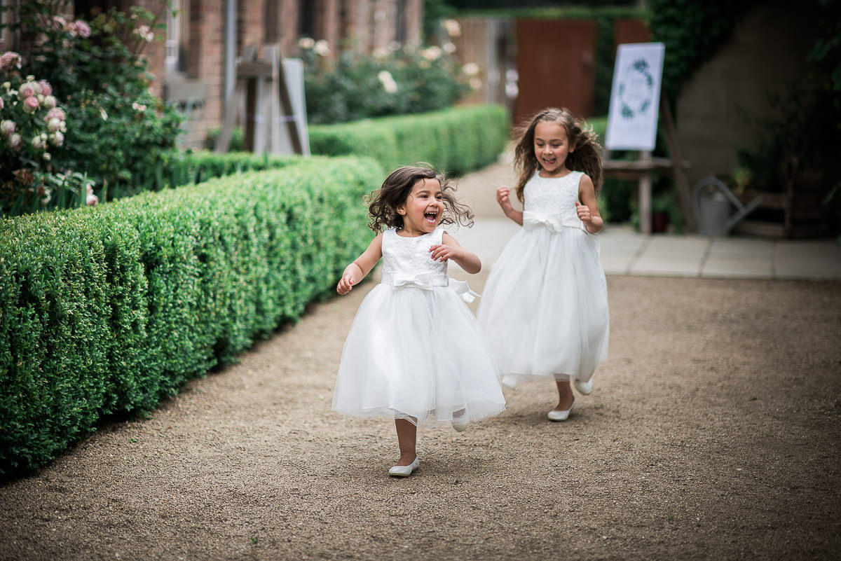 wedding at stones of the yarra valley girls